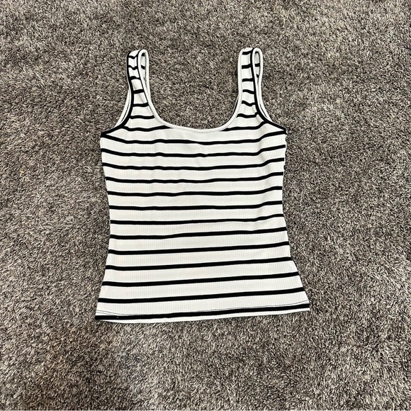 Tops - Black & White tank top Liz & Sara women Small